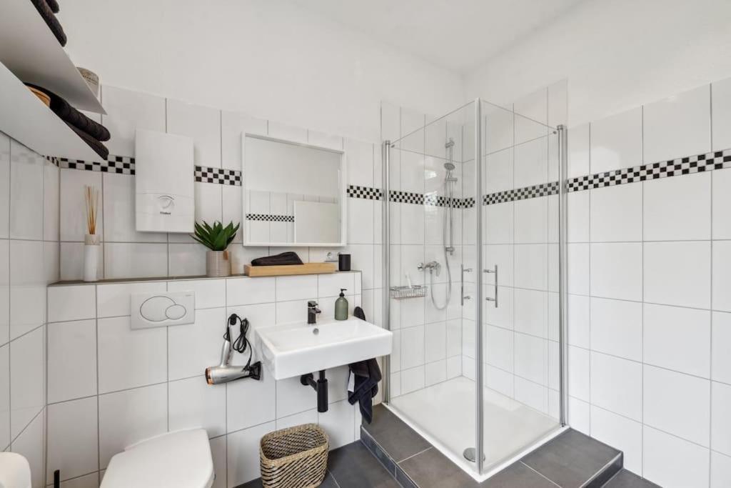Wuppertaler Altbau-Traum Gutenberg - Naehe Dus & Dortmund & Koeln & Essen Apartment Bagian luar foto